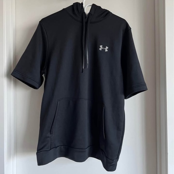 Men’s MEDIUM Under Armour Short Sleeve Baseball Hoodie - Picture 1 of 3